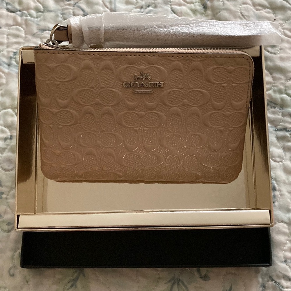 Coach Wristlet Tan